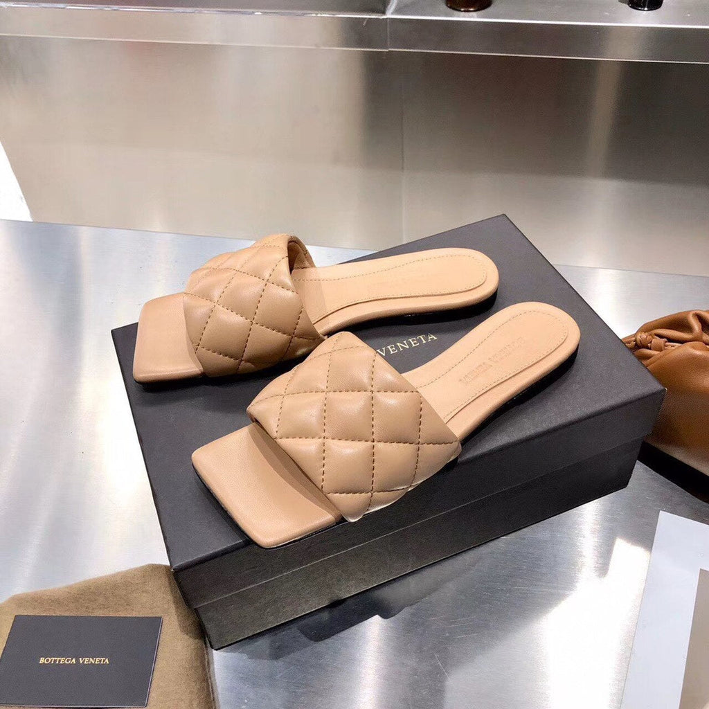 Bottega Veneta Square Toe Padded Sandals Calfskin Leather Spring/Summer Collection, Beige