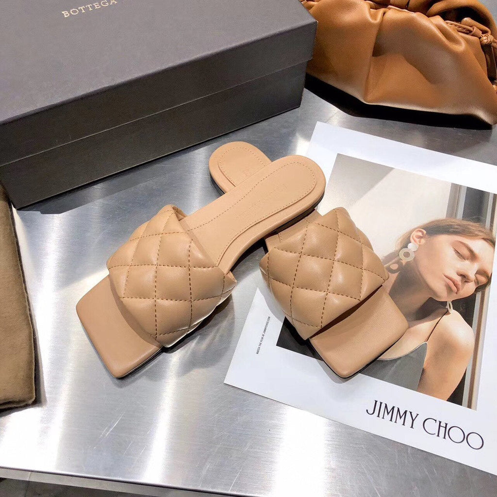 Bottega Veneta Square Toe Padded Sandals Calfskin Leather Spring/Summer Collection, Beige