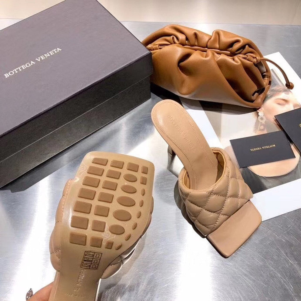 Bottega Veneta Puffy Dream Square Mules Lambskin Leather Spring/Summer 2020 Collection, Beige