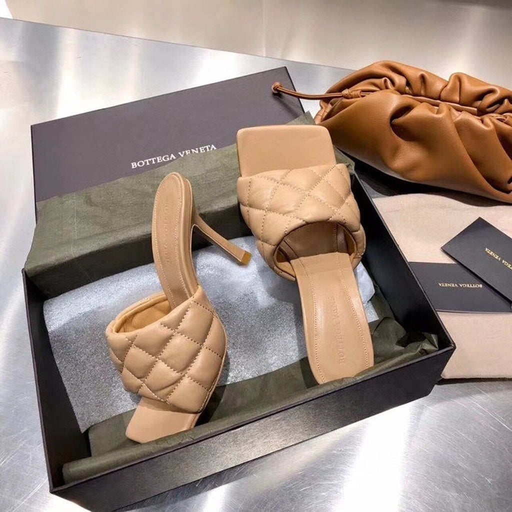 Bottega Veneta Puffy Dream Square Mules Lambskin Leather Spring/Summer 2020 Collection, Beige
