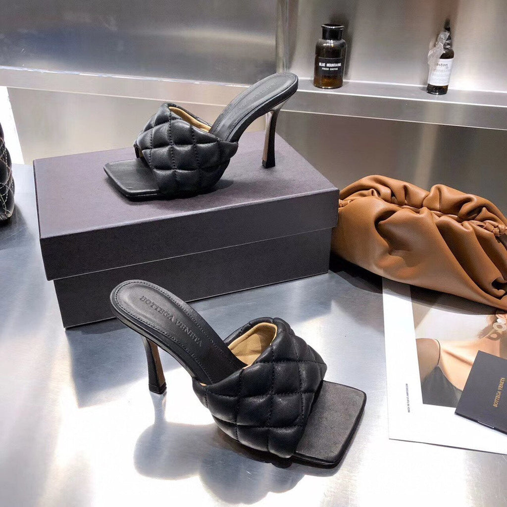 Bottega Veneta Puffy Dream Square Mules Lambskin Leather Spring/Summer 2020 Collection, Black