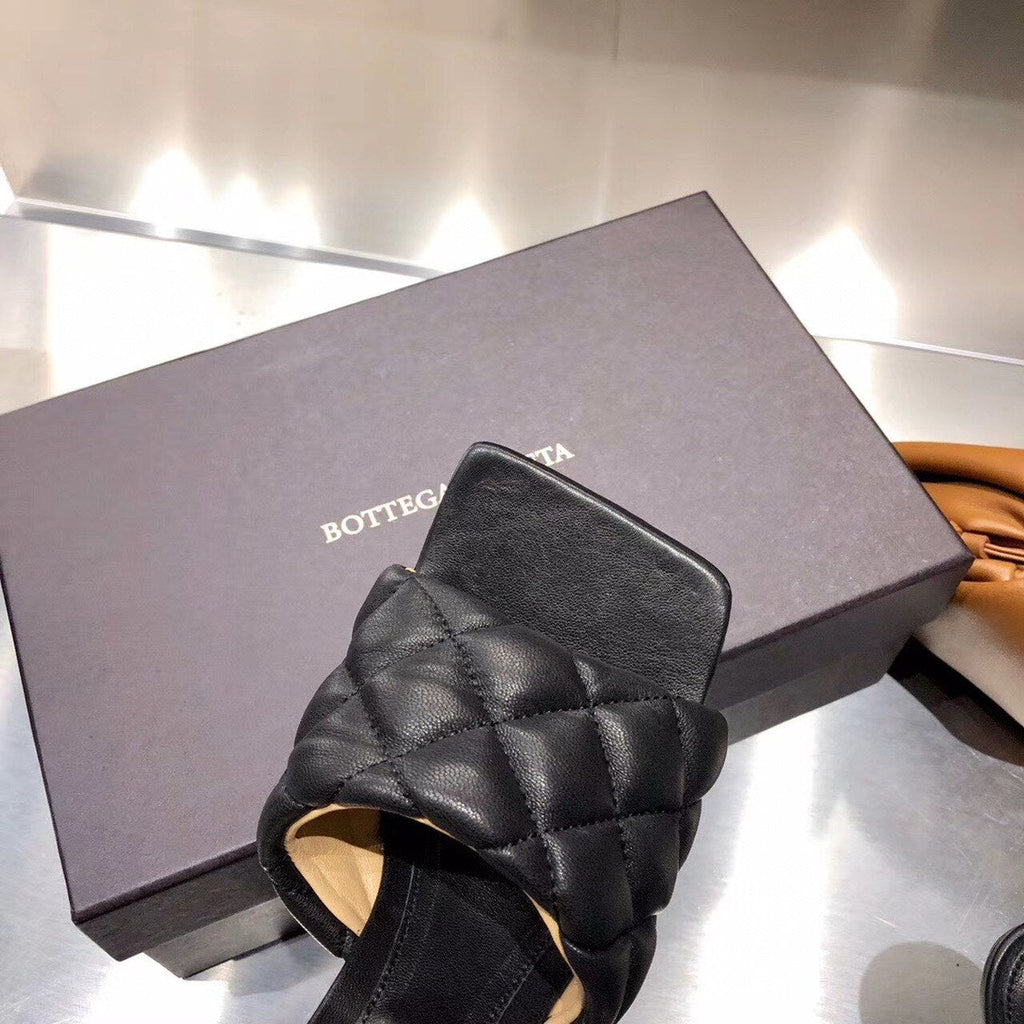 Bottega Veneta Puffy Dream Square Mules Lambskin Leather Spring/Summer 2020 Collection, Black
