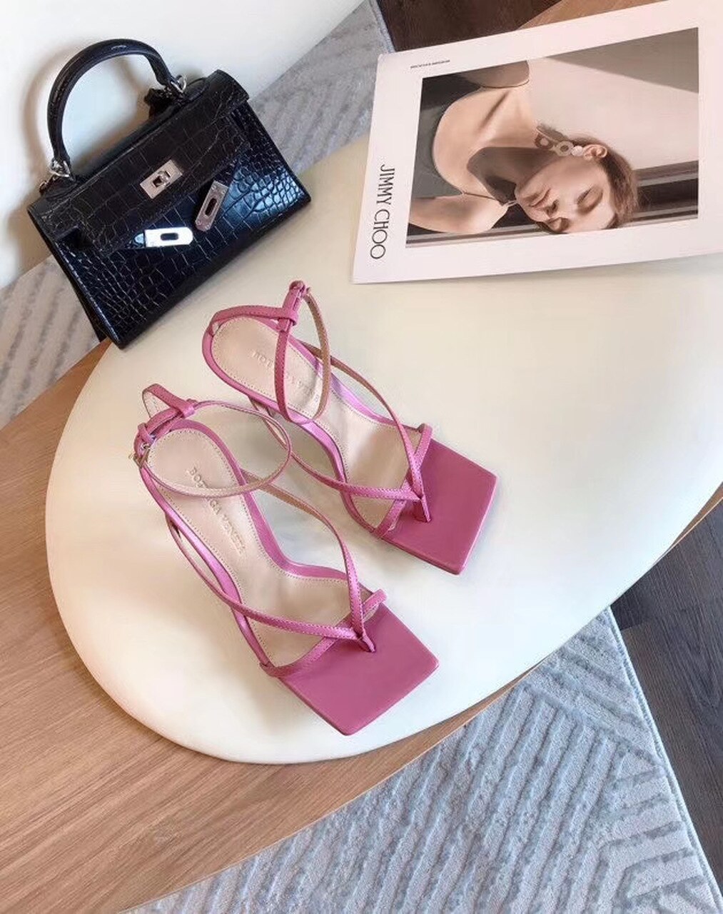 Bottega Veneta Square Toe Thong Sandals Lambskin Leather Spring/Summer 2020 Collection, Pink