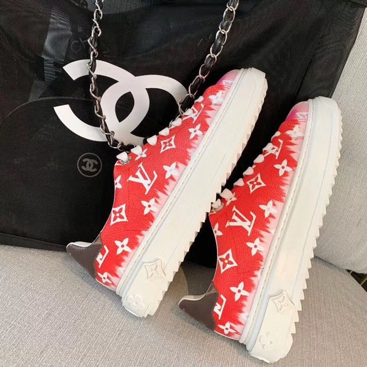 Louis Vuitton Tie Dye Escale Time Out Sneakers Calfskin Leather Spring/Summer Collection 1A7ULR, Rouge