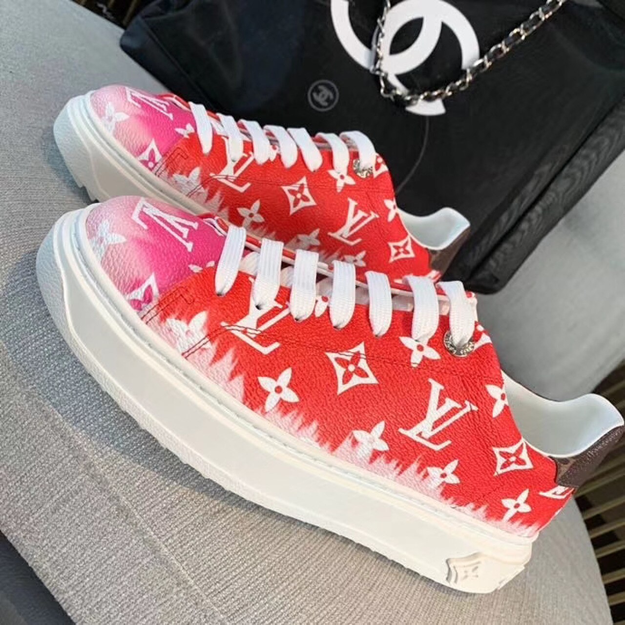 Louis Vuitton Tie Dye Escale Time Out Sneakers Calfskin Leather Spring/Summer Collection 1A7ULR, Rouge
