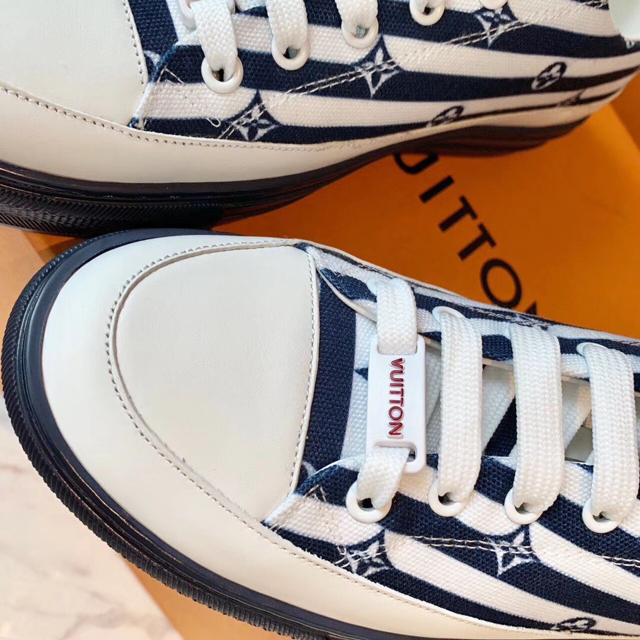 Louis Vuitton Escale Stellar Sneaker Calfskin Leather Spring/Summer Collection 1A7U4N, Blue