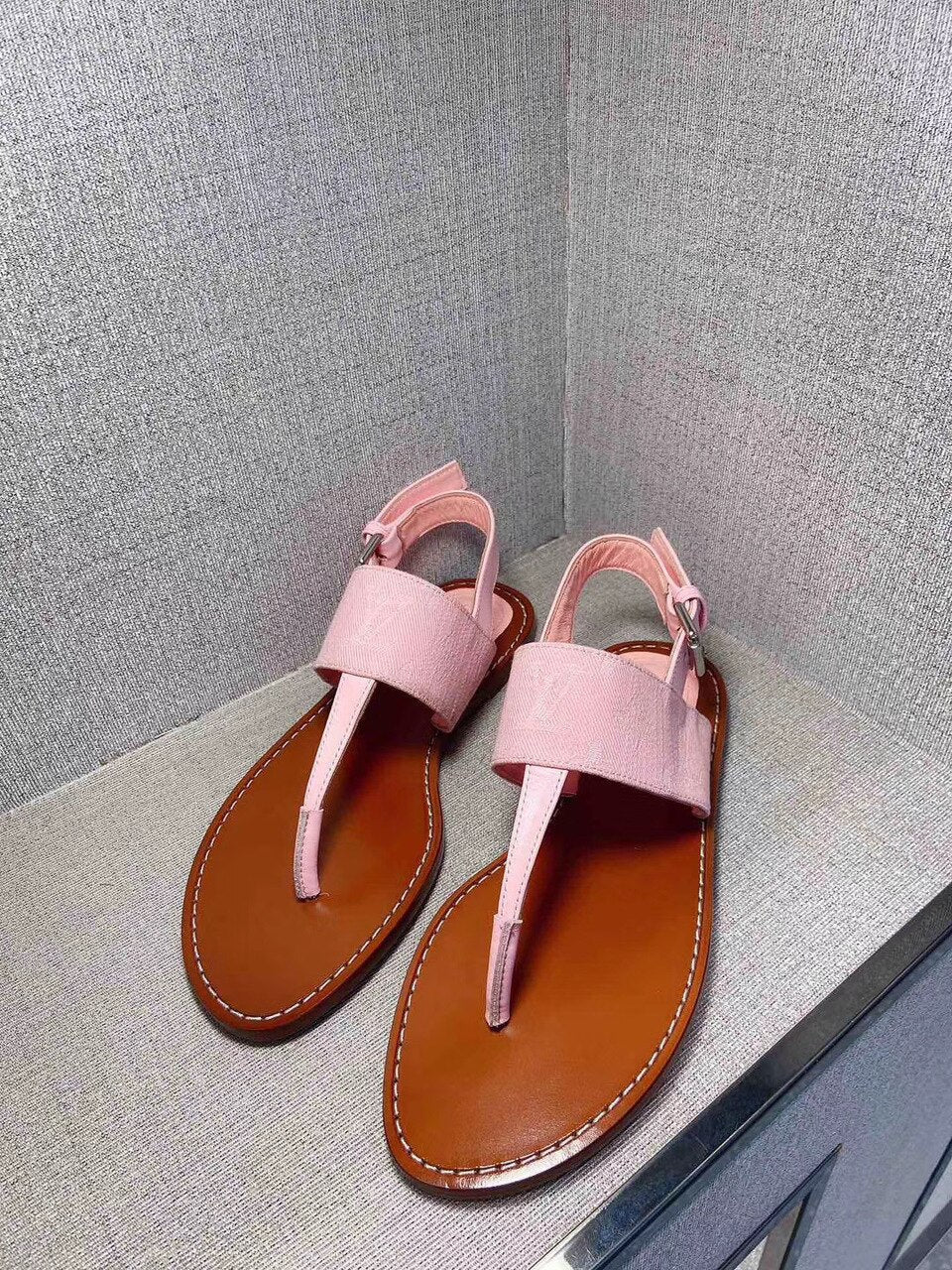 Louis Vuitton Starboard Denim Thong Sandals Calfskin Leather Spring/Summer 2020 Collection 1A7RDP Pink