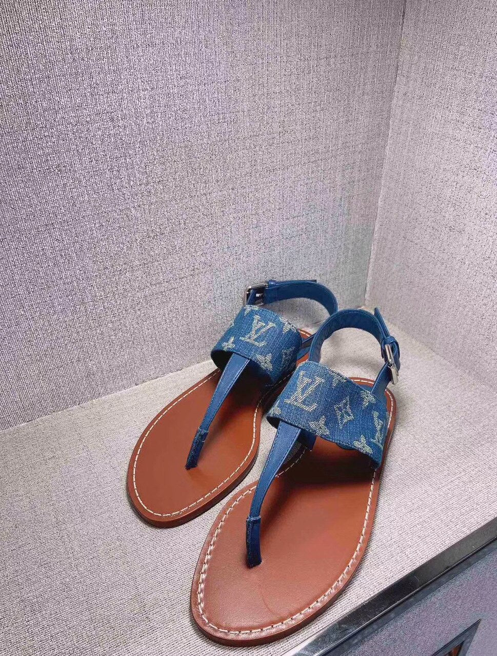 Louis Vuitton Starboard Denim Thong Sandals Calfskin Leather Spring/Summer Collection 1A7RDP Blue