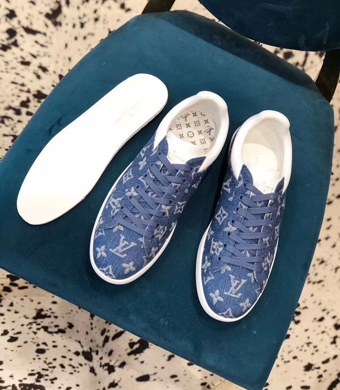 Louis Vuitton Luxembourg Sneakers Calfskin Leather Spring/Summer Collection 1A4XYE Denim Blue