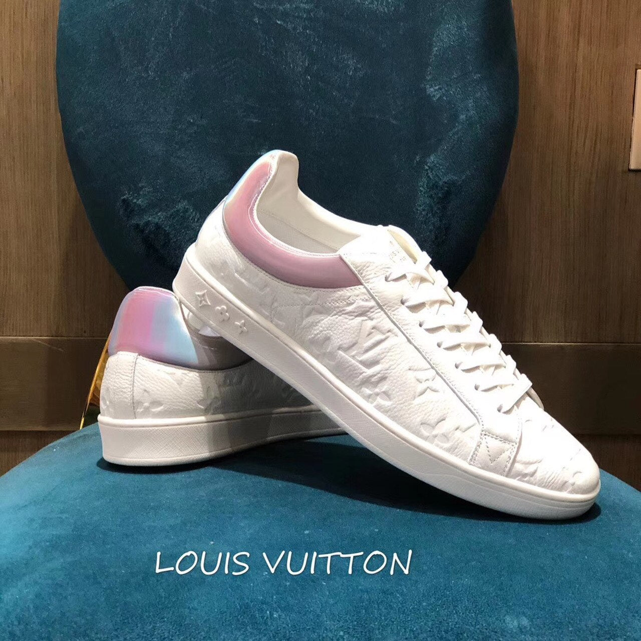 Louis Vuitton Luxembourg Sneakers Calfskin Leather Spring/Summer Collection 1A7S7T White