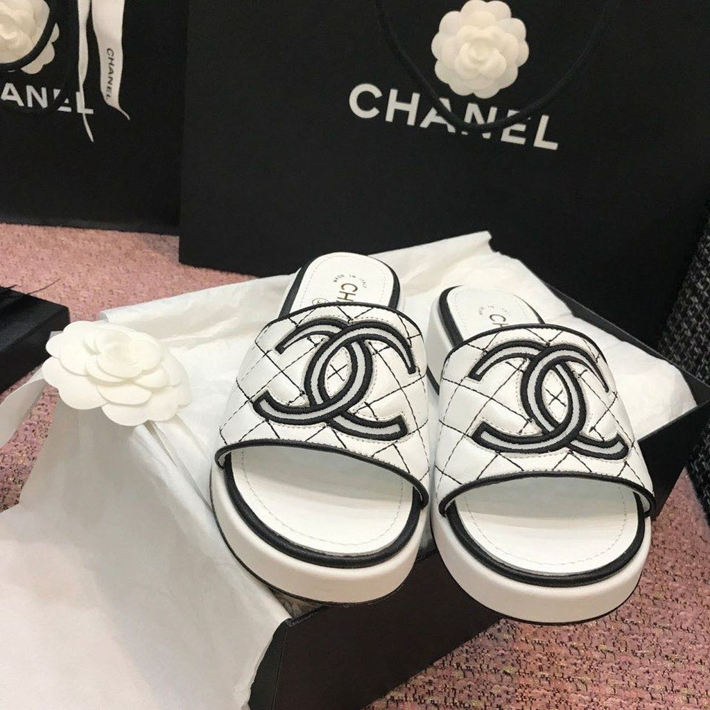 Chanel Tweed CC Logo Mule Sandals Calfskin Leather Spring/Summer Act 2 Collection White/Black