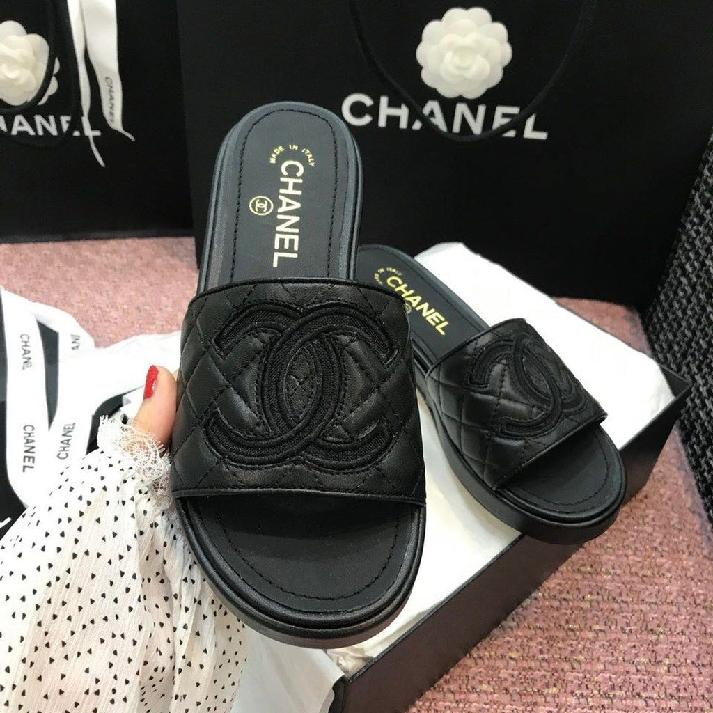 Chanel CC Logo Mule Sandals Calfskin Leather Spring/Summer Act 2 Collection, Black