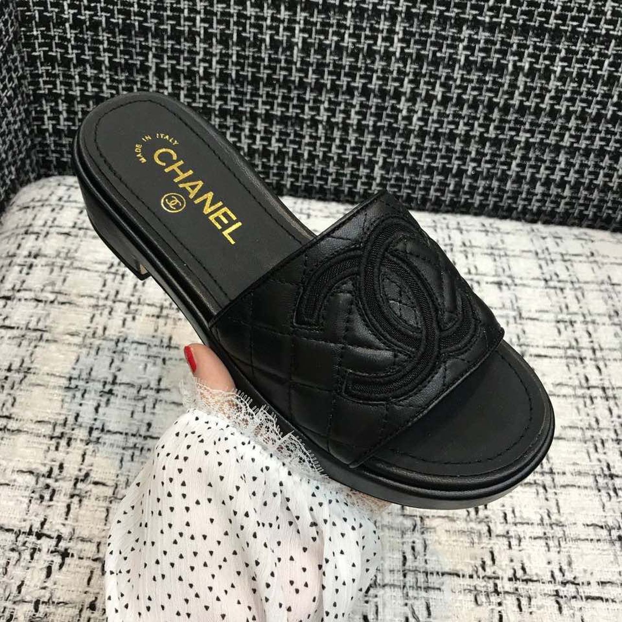 Chanel CC Logo Mule Sandals Calfskin Leather Spring/Summer Act 2 Collection, Black