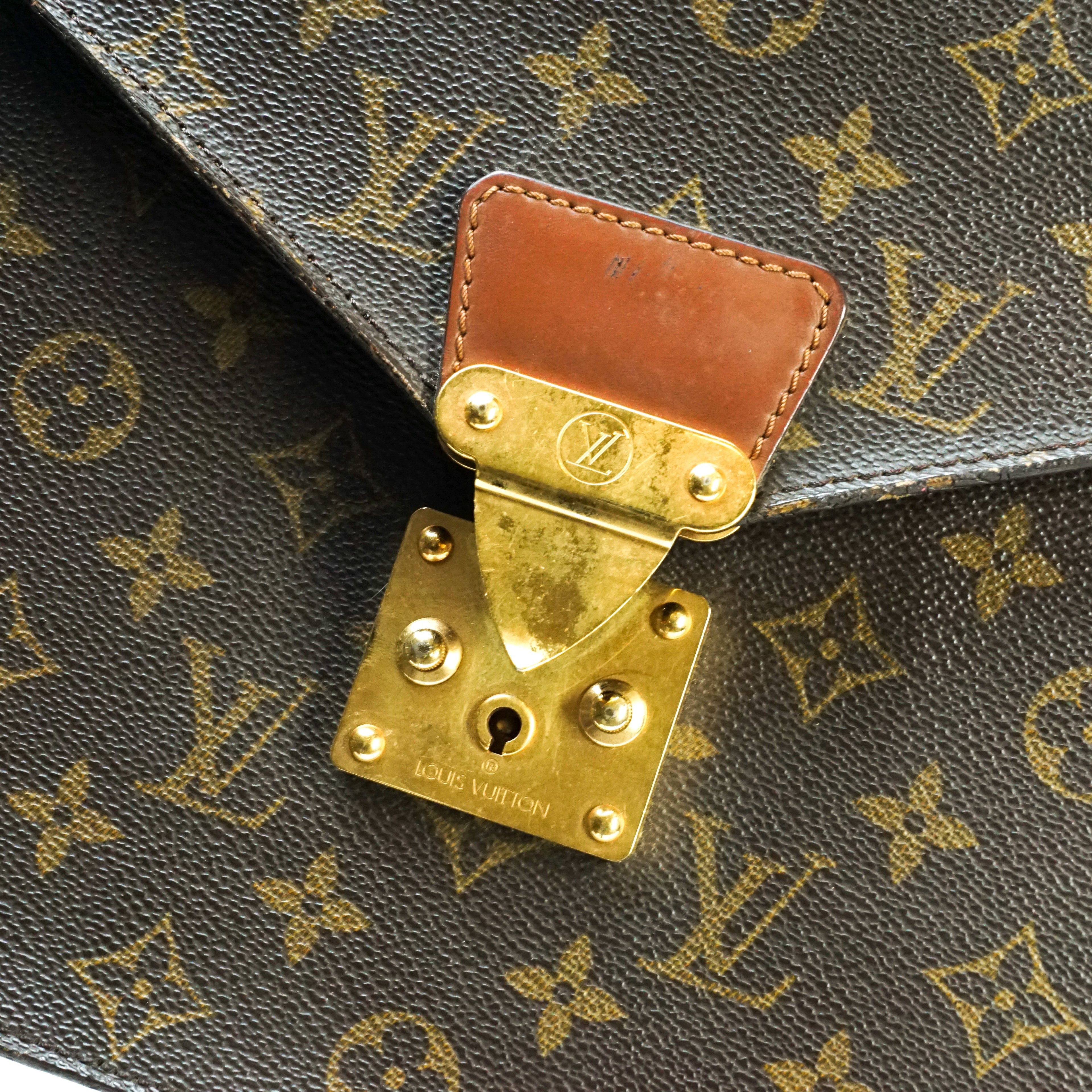Louis Vuitton Serviette Conseiller
