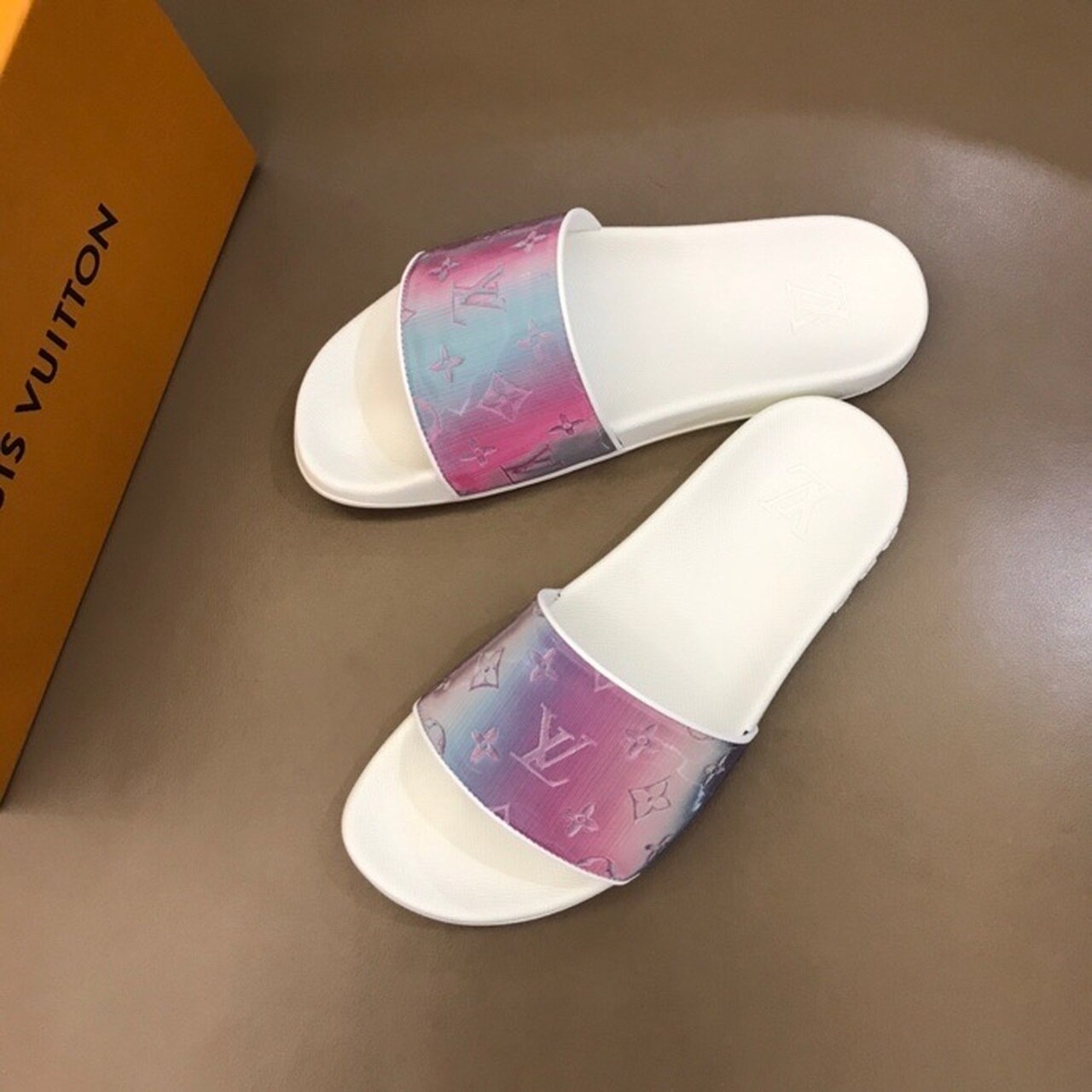 Louis Vuitton Mens Sandals Monogram Hologram Canvas Spring/Summer Collection, White