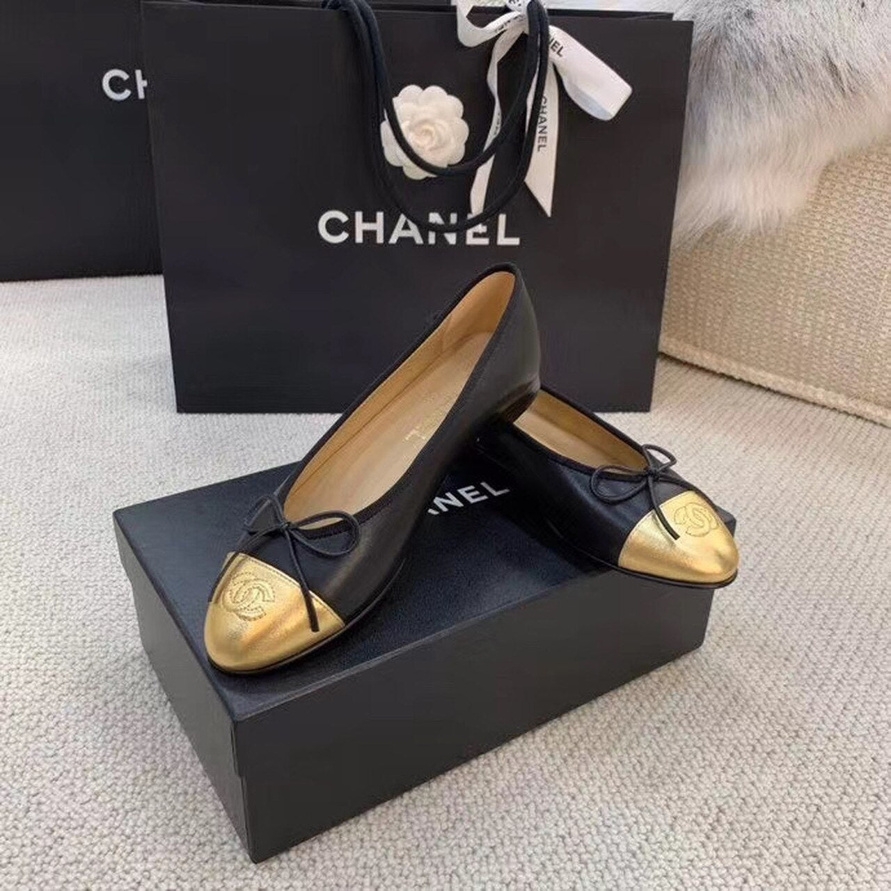 Chanel Ballerina Flats Calfskin Leather Spring/Summer Collection, Black/Gold