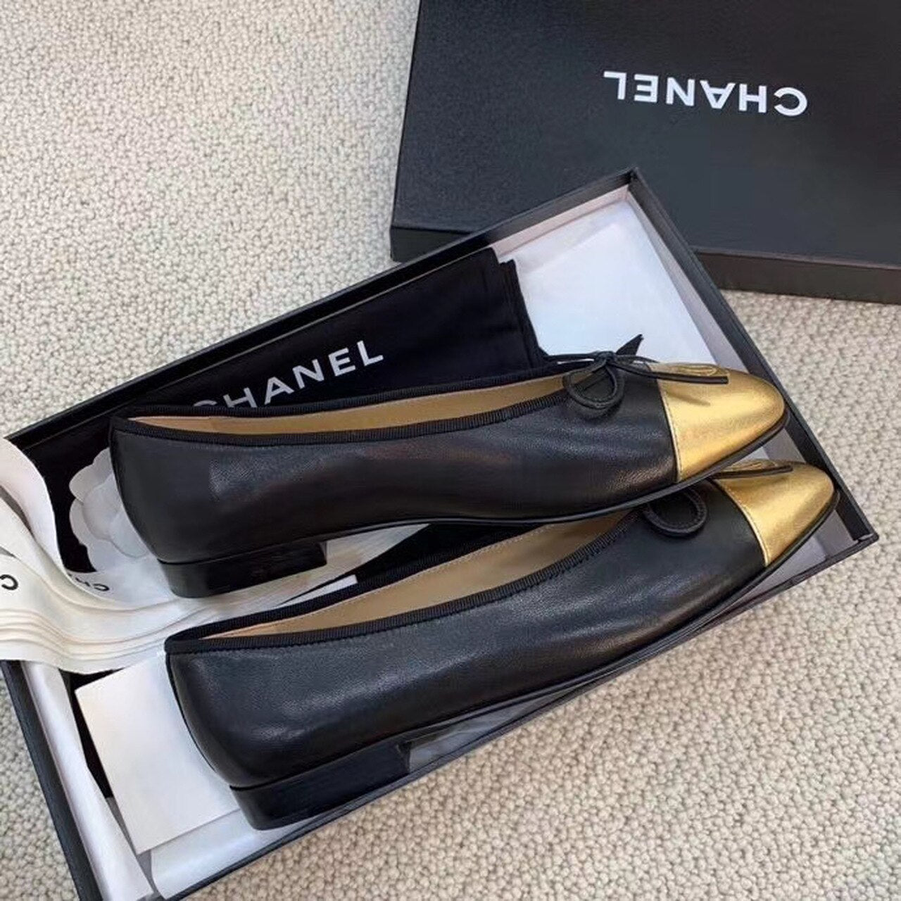 Chanel Ballerina Flats Calfskin Leather Spring/Summer Collection, Black/Gold