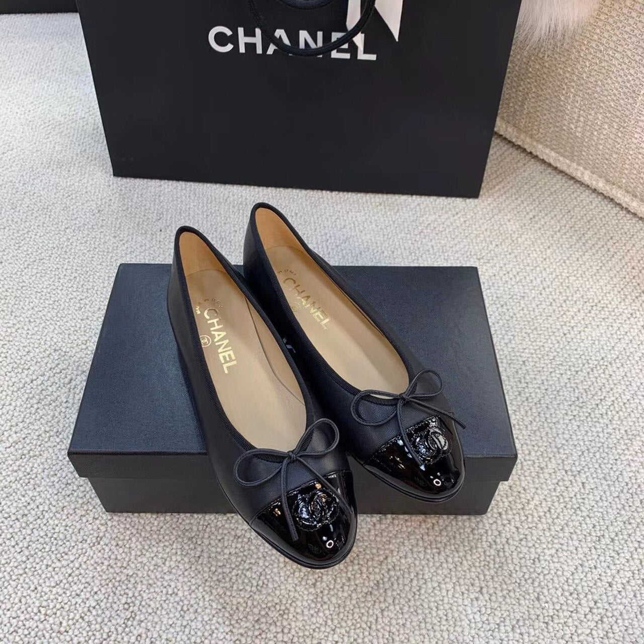 Chanel Ballerina Flats Calfskin Leather Spring/Summer Collection, Black