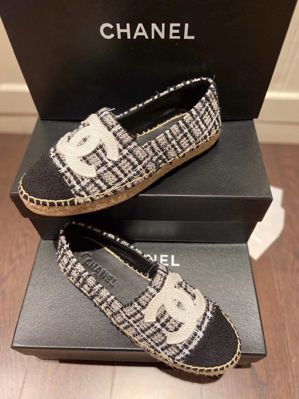 Chanel Tweed/Grosgrain Espadrilles Lambskin Leather Spring/Summer Collection White/Black