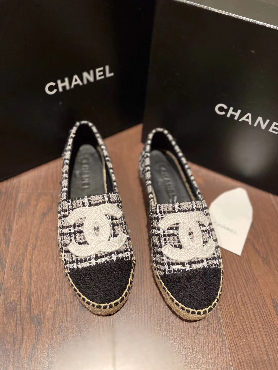 Chanel Tweed/Grosgrain Espadrilles Lambskin Leather Spring/Summer Collection White/Black