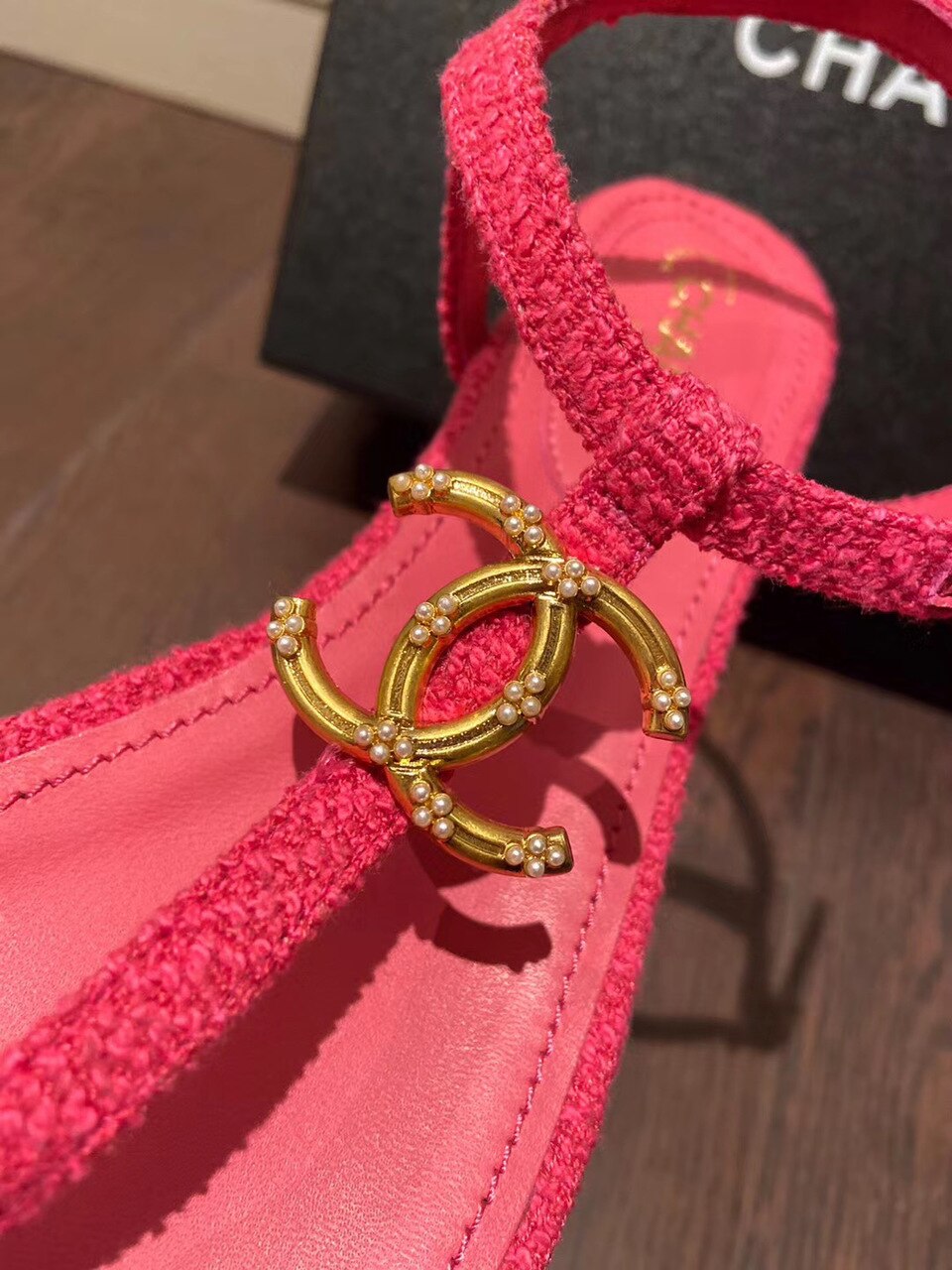 Chanel Pearl CC Logo Thong Sandals Calfskin Leather Spring/Summer Act 2 Collection Red