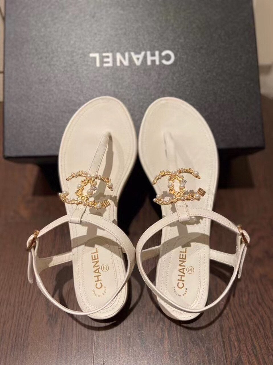 Chanel Pearl CC Logo Thong Sandals Calfskin Leather Spring/Summer Act 2 Collection White