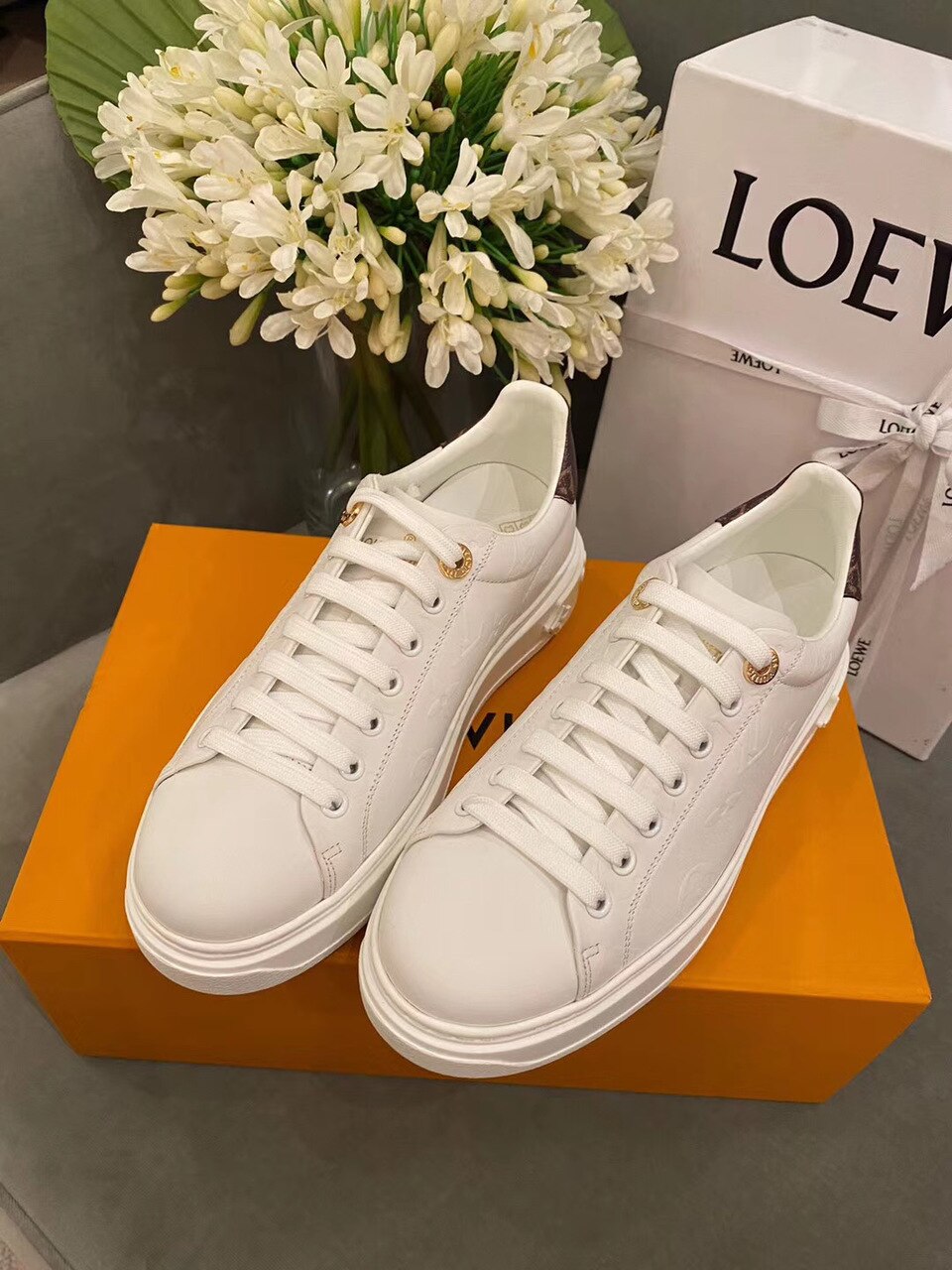 Louis Vuitton Time Out Sneakers Calfskin Leather Spring/Summer Collection, White