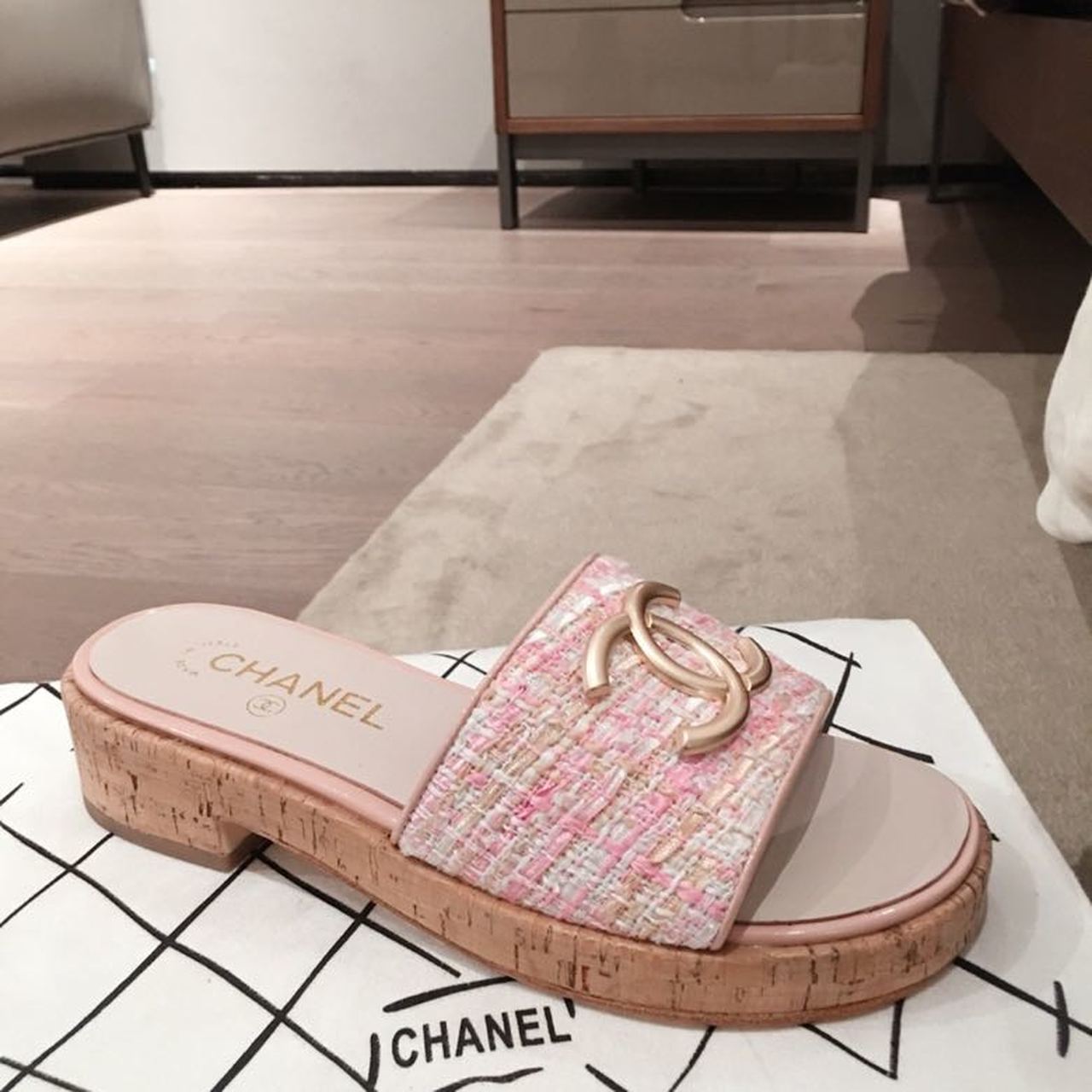 Chanel CC Cork Sandals Tweed/Calfskin Leather Spring/Summer Collection Light Pink