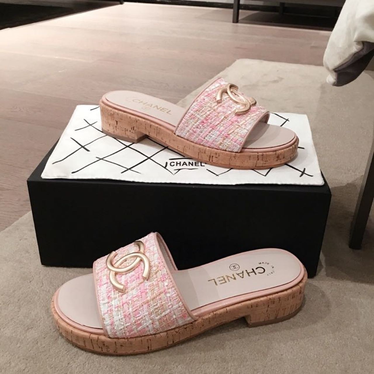 Chanel CC Cork Sandals Tweed/Calfskin Leather Spring/Summer Collection Light Pink