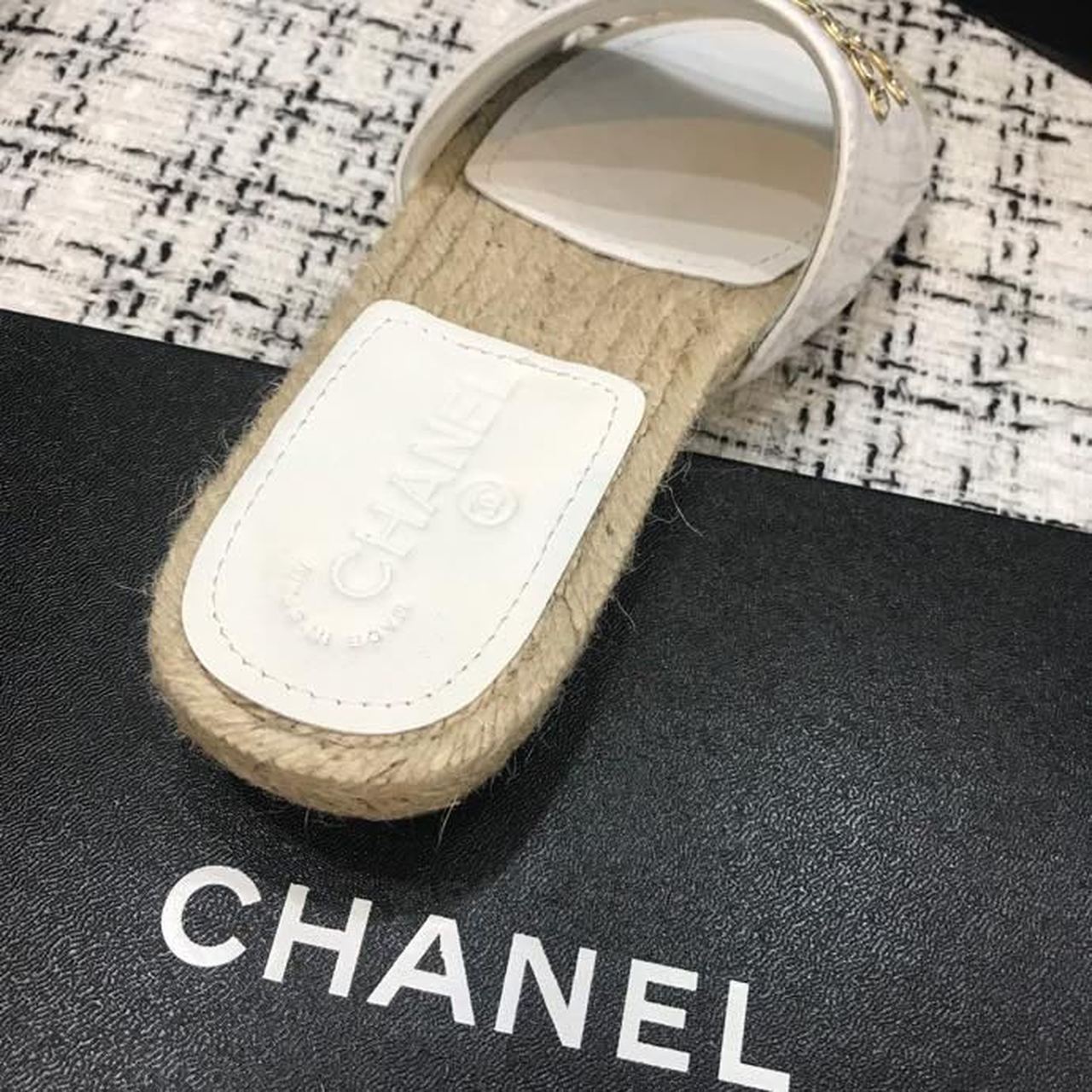 Chanel Crystal CC Espadrille Sandals Calfskin Leather Spring/Summer Collection White