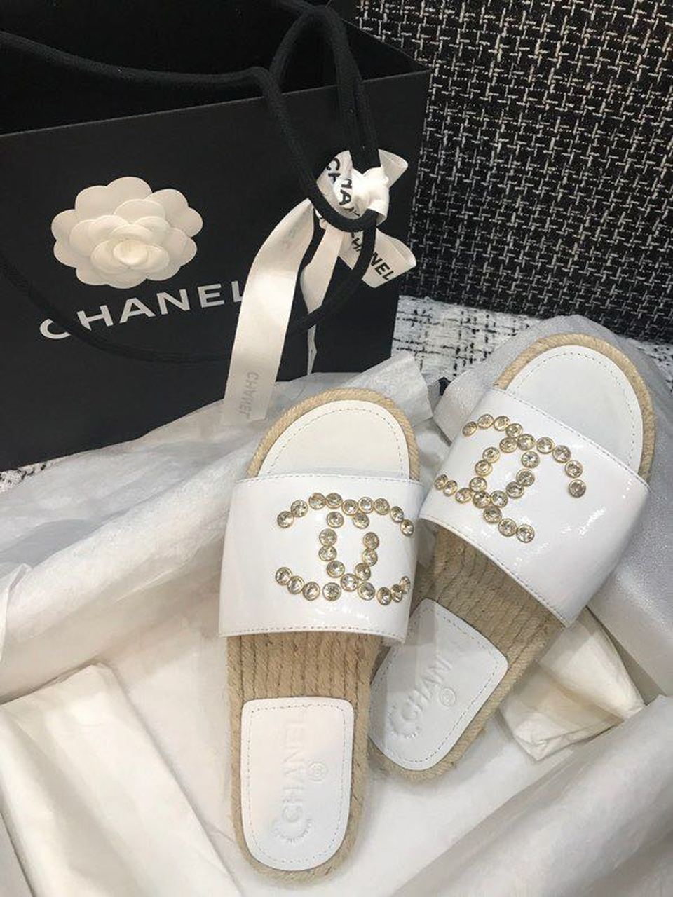 Chanel Crystal CC Espadrille Sandals Calfskin Leather Spring/Summer Collection White
