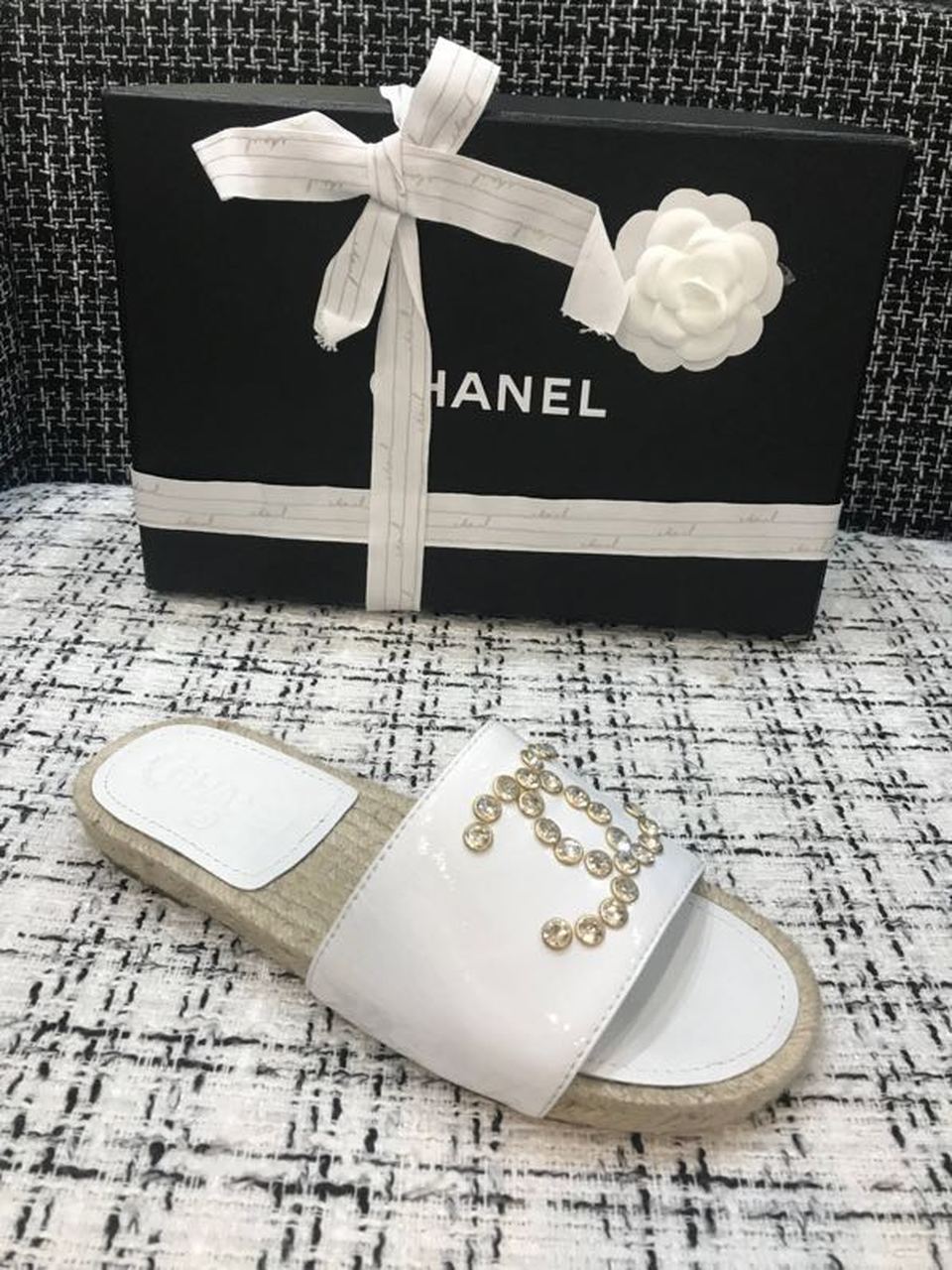 Chanel Crystal CC Espadrille Sandals Calfskin Leather Spring/Summer Collection White