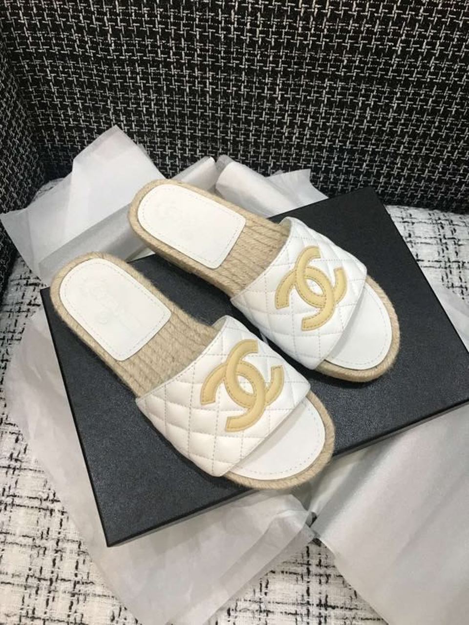 Chanel CC Quilted Espadrille Sandals Calfskin Leather Spring/Summer Collection White/Beige