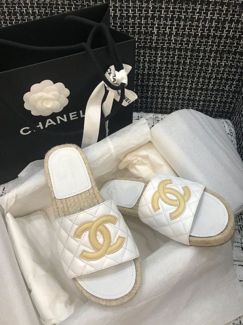 Chanel CC Quilted Espadrille Sandals Calfskin Leather Spring/Summer Collection White/Beige