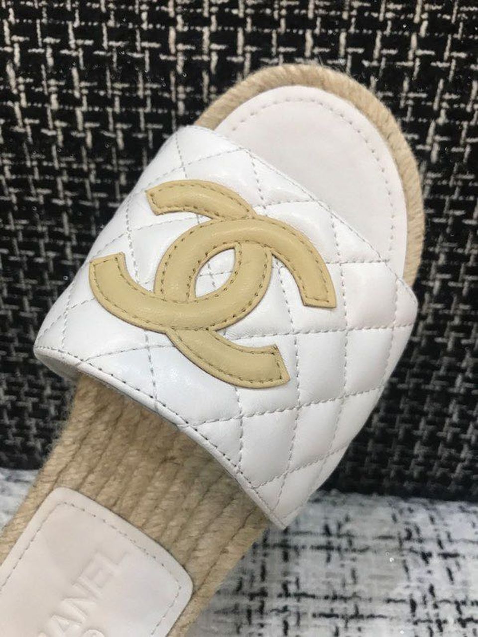 Chanel CC Quilted Espadrille Sandals Calfskin Leather Spring/Summer Collection White/Beige