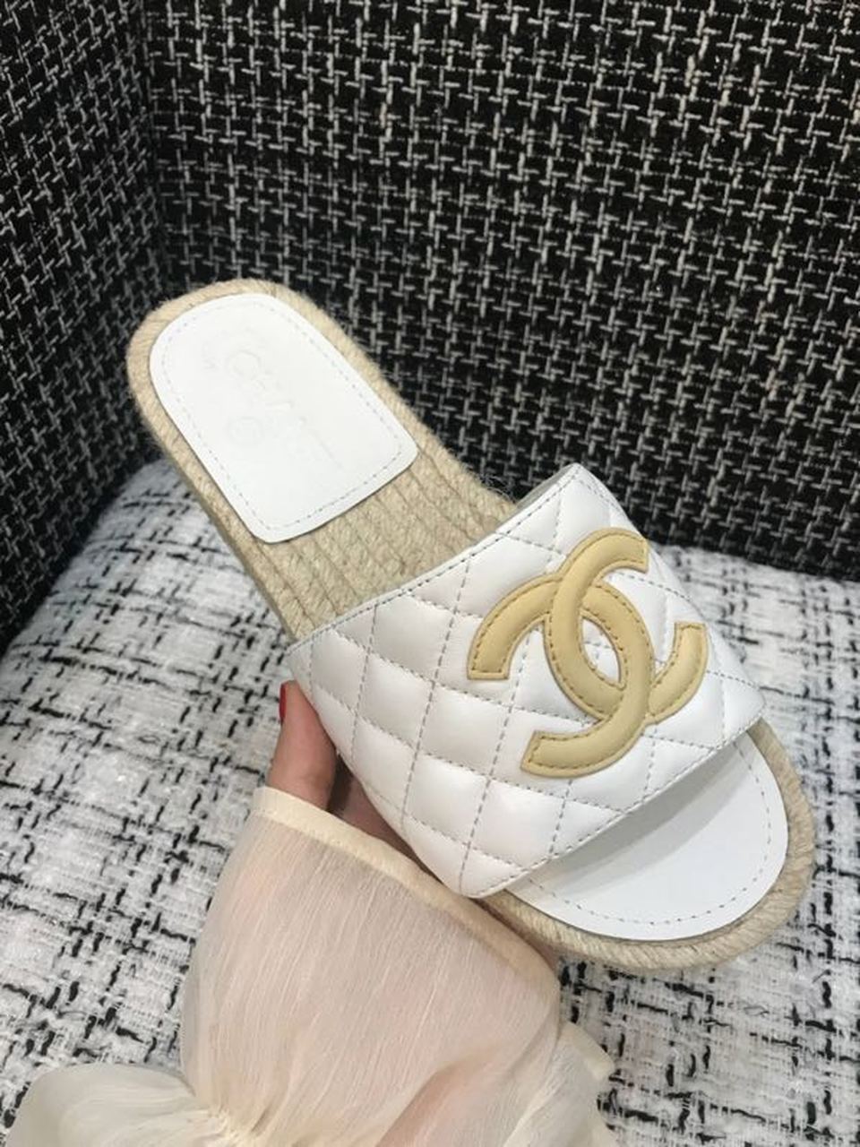 Chanel CC Quilted Espadrille Sandals Calfskin Leather Spring/Summer Collection White/Beige
