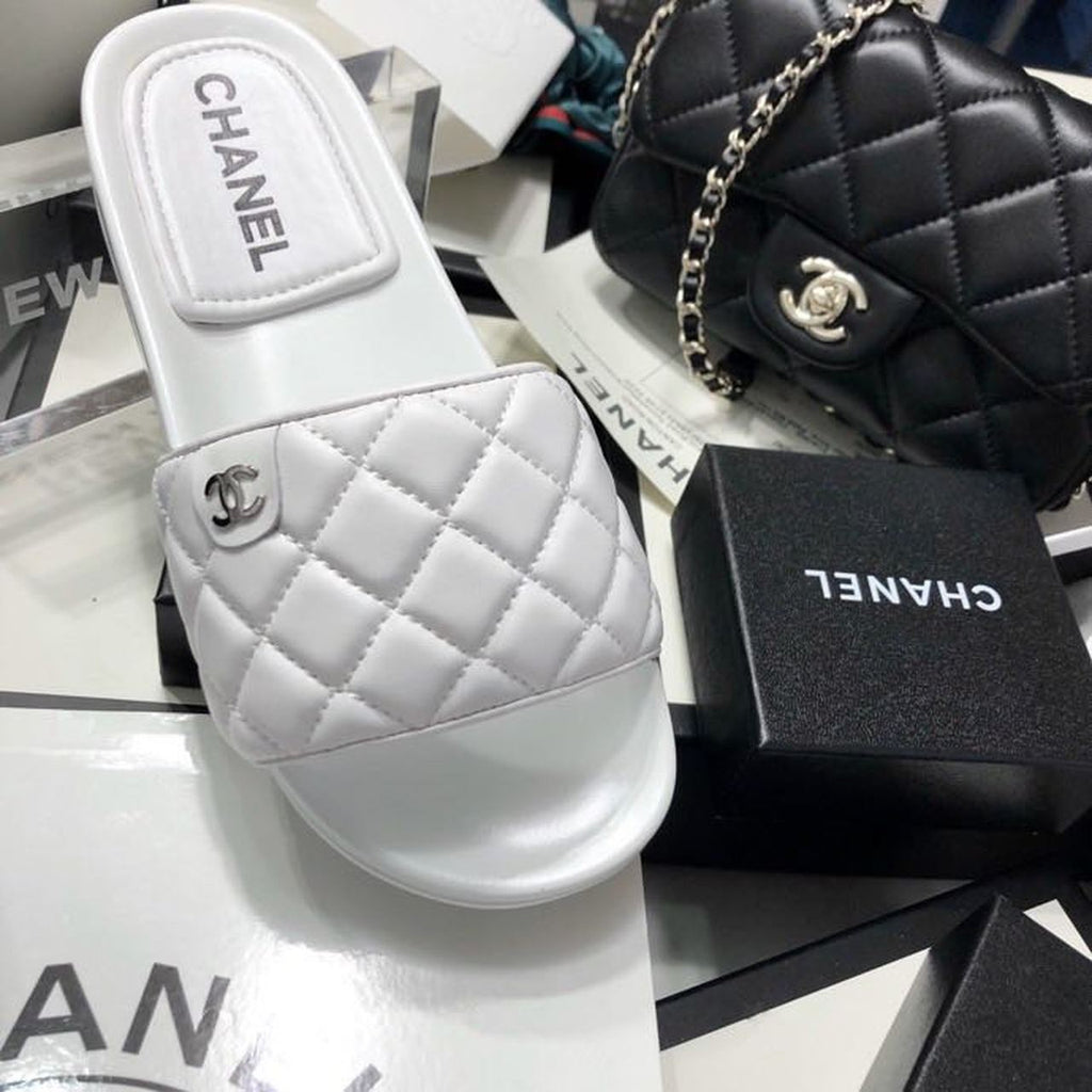 Chanel Quilted Sandals Lambskin Leather Spring/Summer Collection White