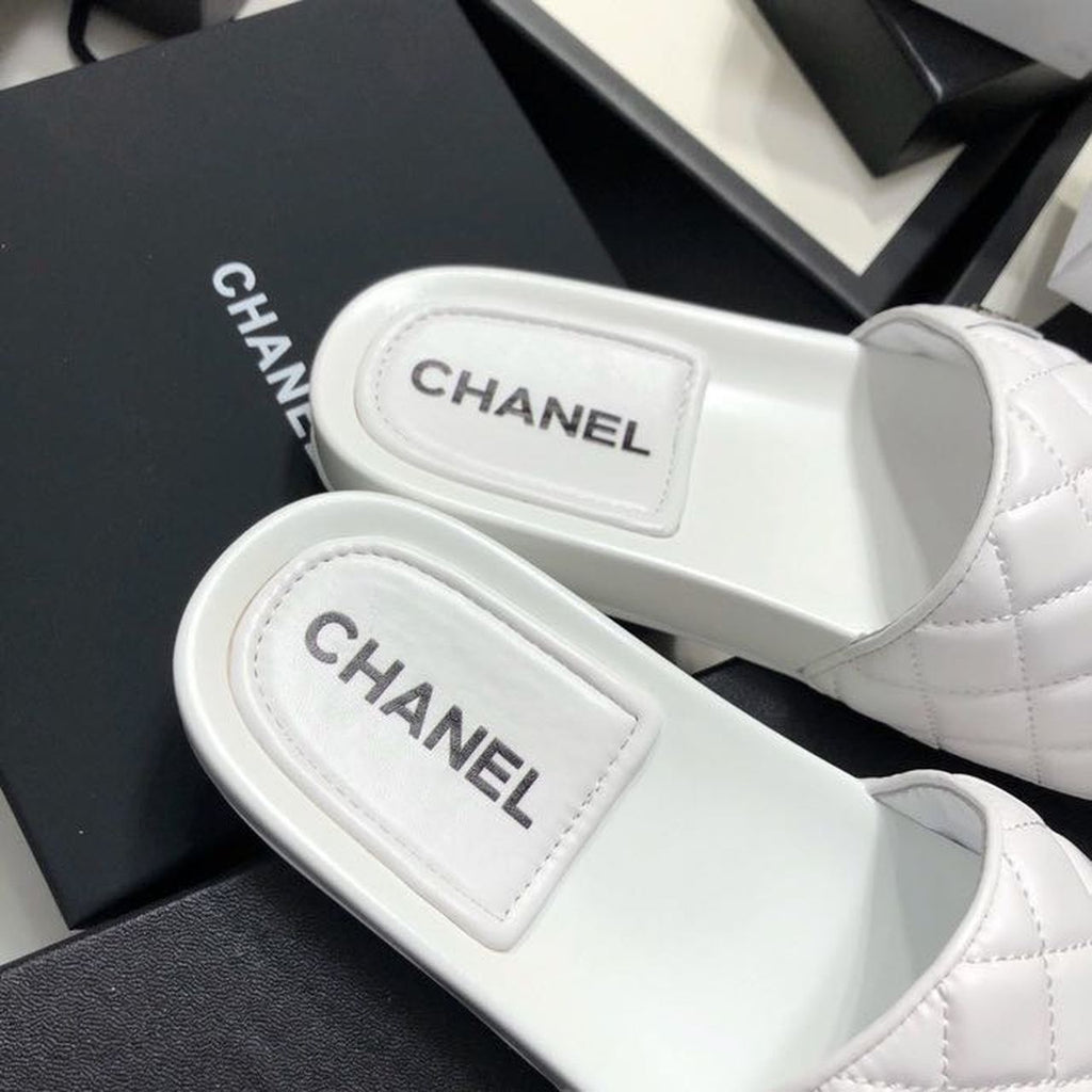 Chanel Quilted Sandals Lambskin Leather Spring/Summer Collection White