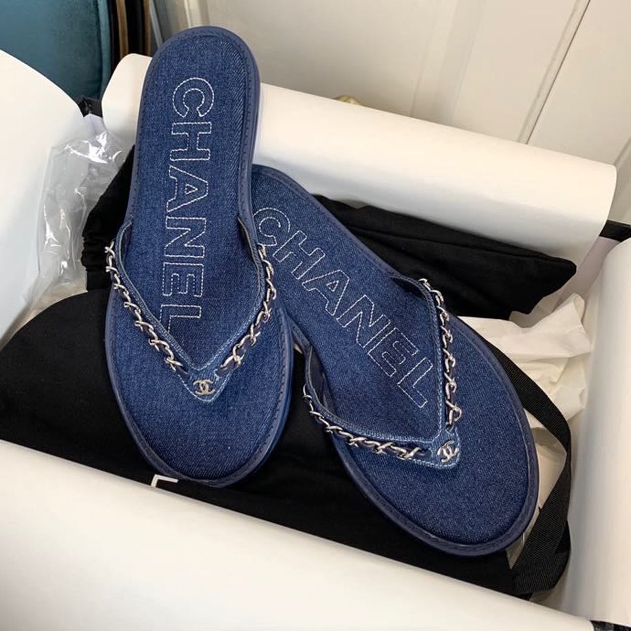 Chanel Denim Woven Chain Thong PVC Sandals Spring/Summer Collection Dark Blue