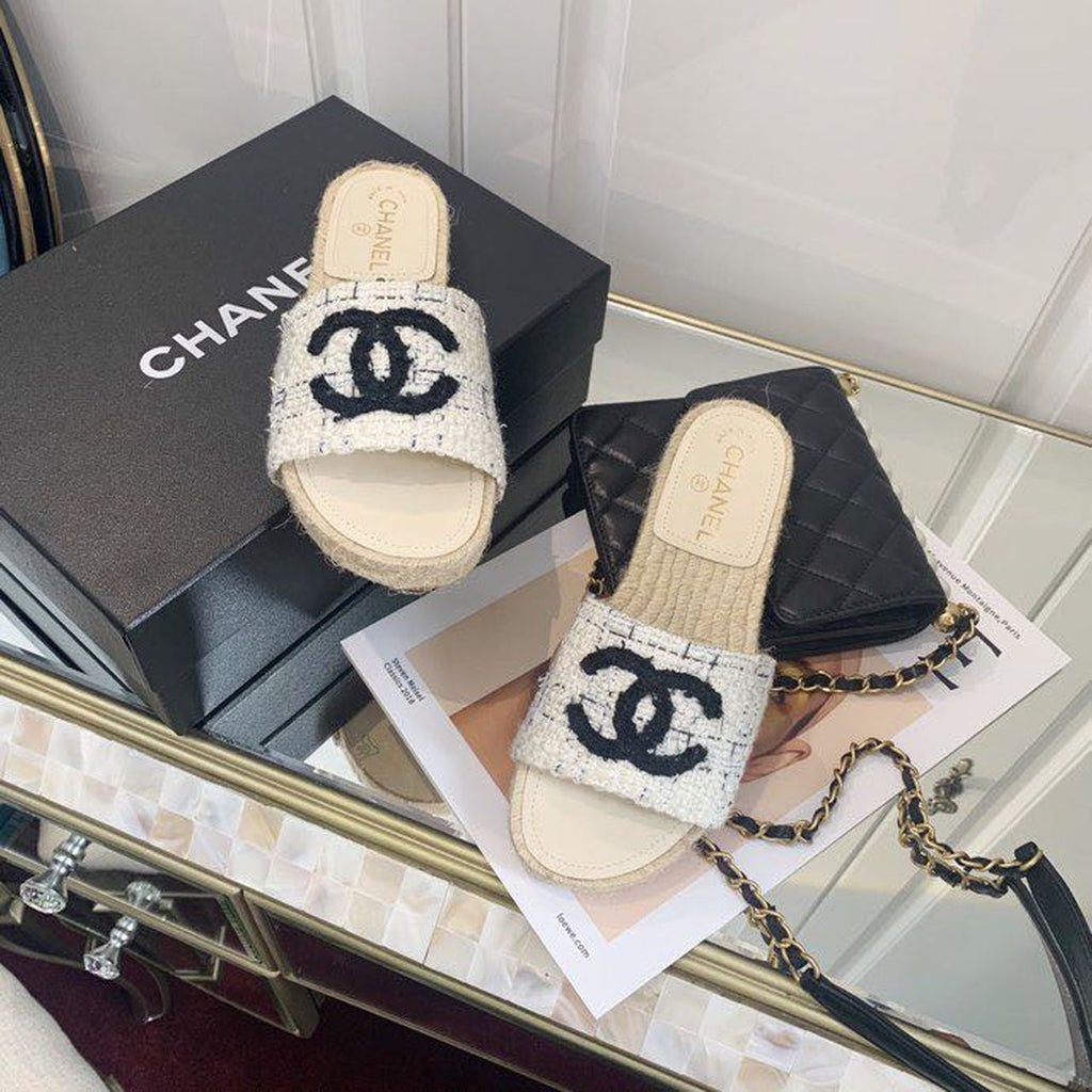 Chanel CC Espadrille Sandals Tweed/Calfskin Leather Spring/Summer Collection, Beige/Black