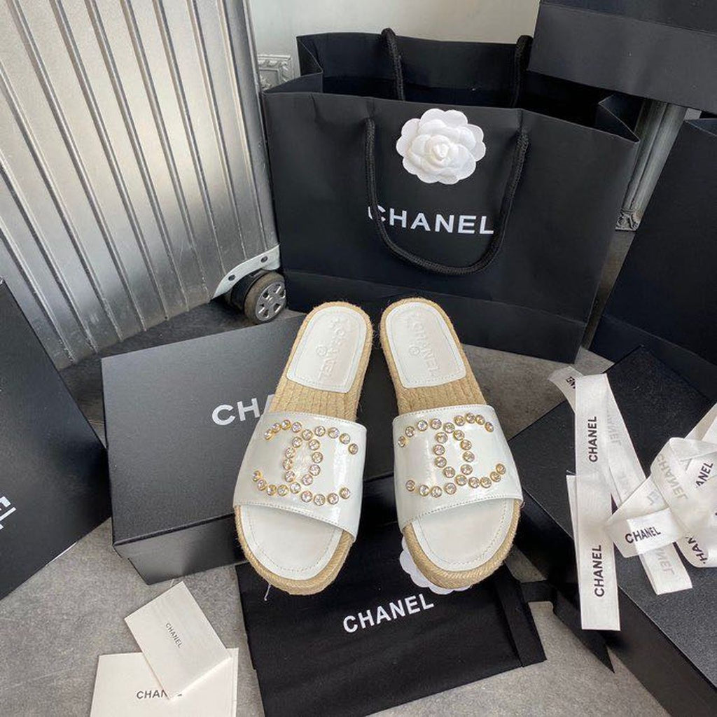 Chanel Pearl Beaded Embellished Sandals Calfskin Leather Spring/Summer Collection White