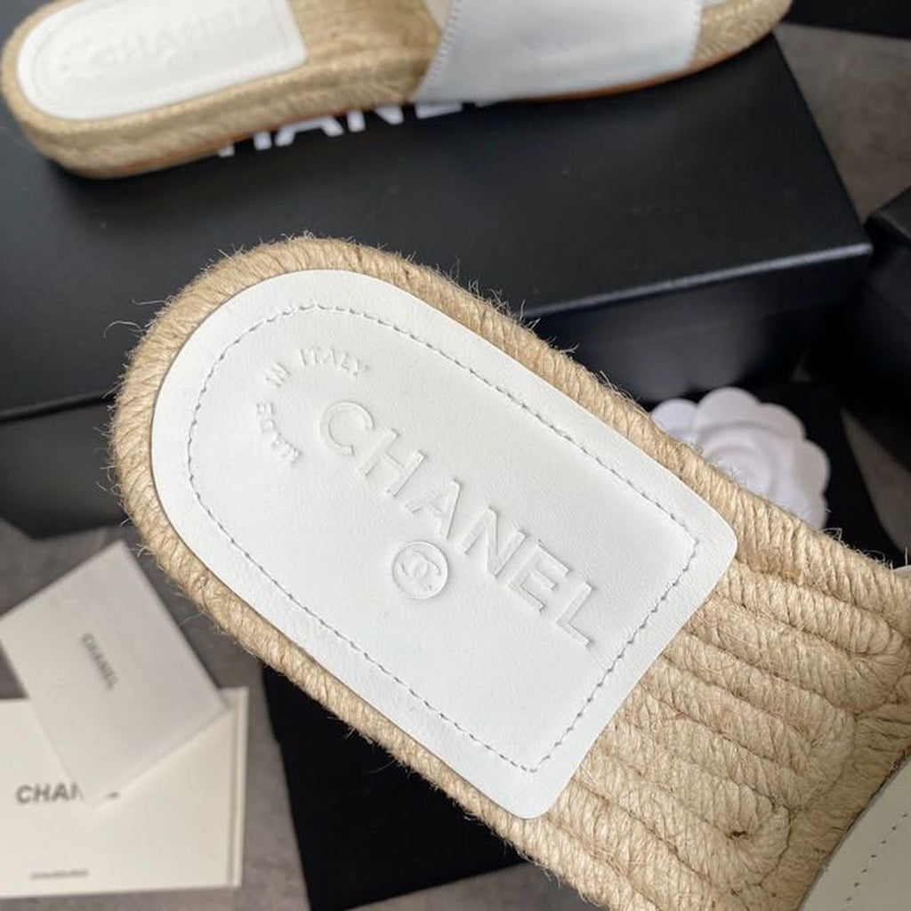 Chanel Pearl Beaded Embellished Sandals Calfskin Leather Spring/Summer Collection White