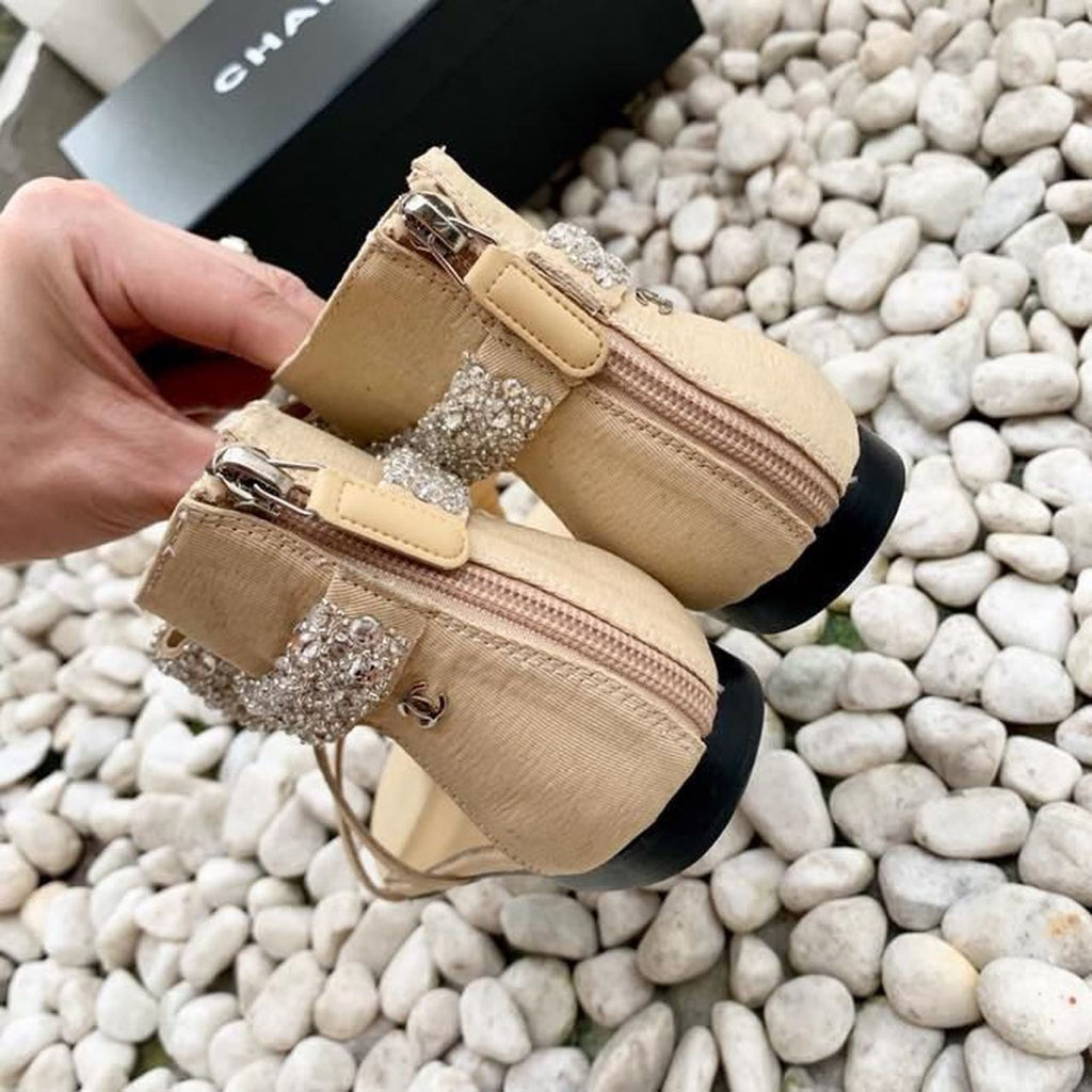 Chanel Strappy Gladiator Bow Embellished Sandals Calfskin Leather Spring/Summer Collection Beige