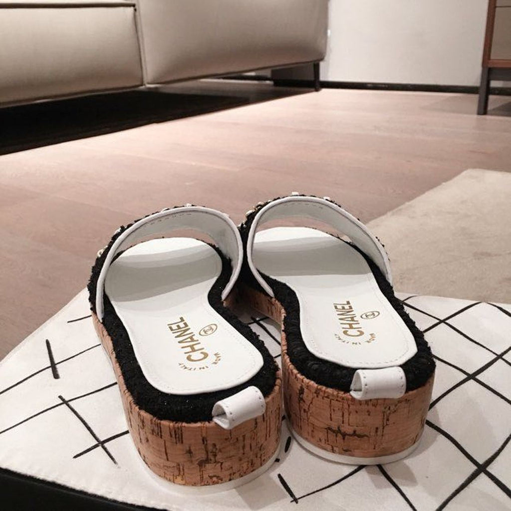 Chanel Woven Chain Cork Mules Sandals Tweed/Calfskin Leather Spring/Summer Collection Black/White