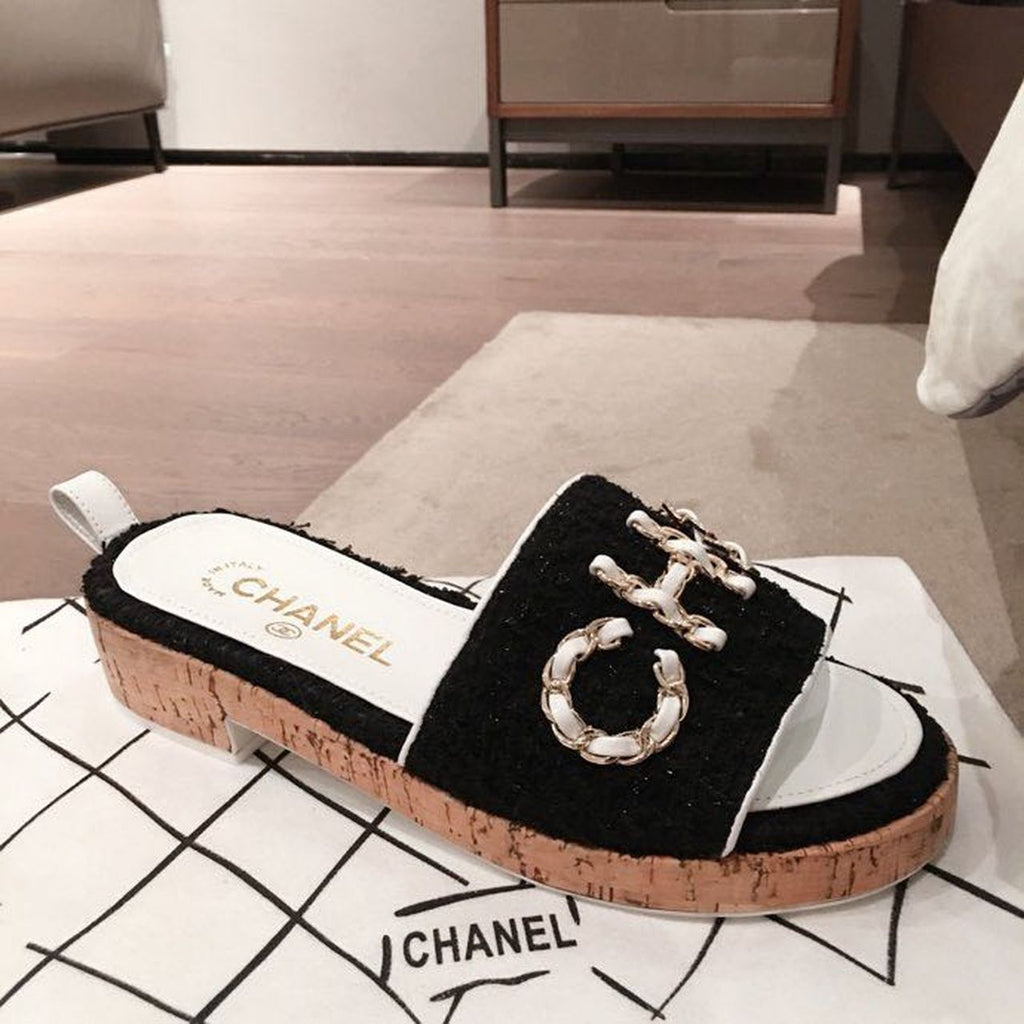 Chanel Woven Chain Cork Mules Sandals Tweed/Calfskin Leather Spring/Summer Collection Black/White