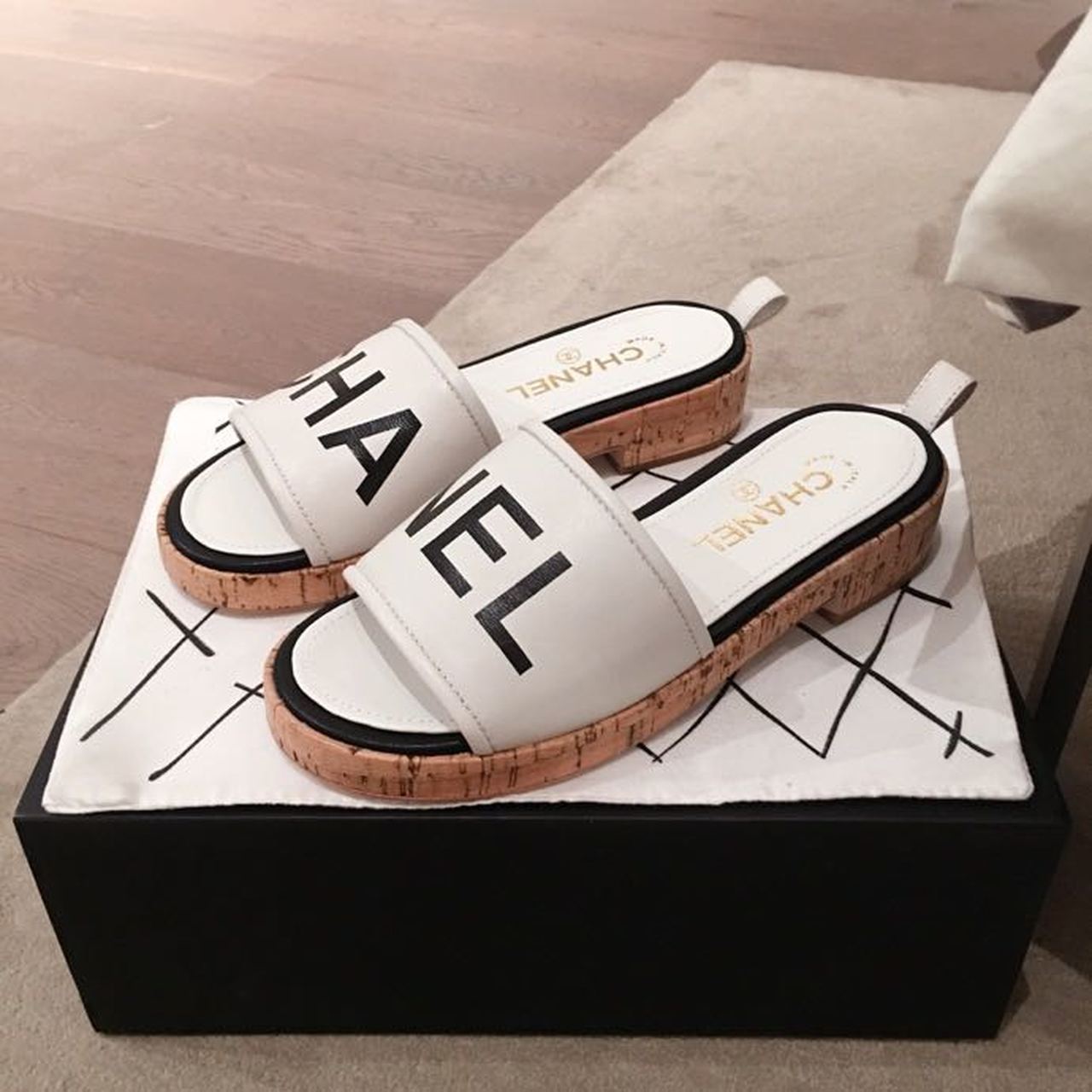 Chanel Cork Mules Sandals Calfskin Leather Spring/Summer Collection White/Black