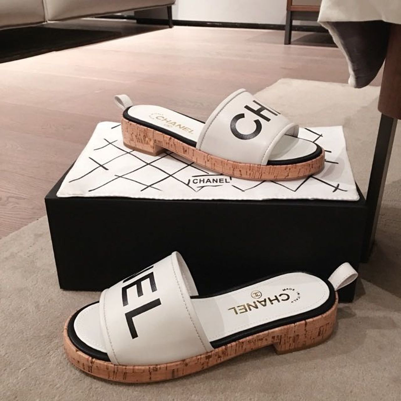 Chanel Cork Mules Sandals Calfskin Leather Spring/Summer Collection White/Black