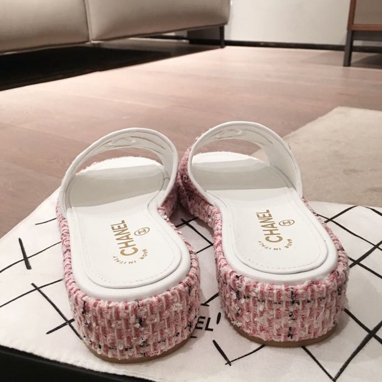 Chanel CC Cork Mules Sandals Tweed/Calfskin Leather Spring/Summer Collection Pink