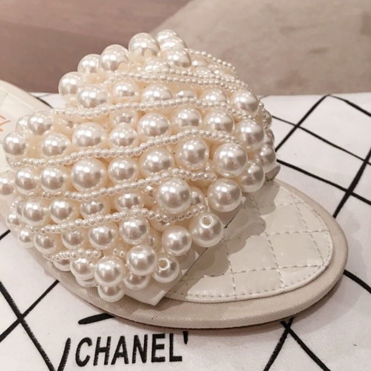 Chanel Pearl Embellished Quilted Flat Sandals Calfskin Leather Spring/Summer Collection White