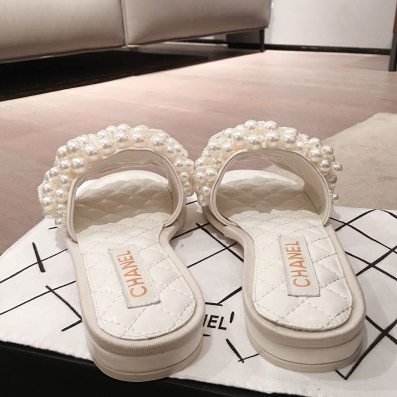 Chanel Pearl Embellished Quilted Flat Sandals Calfskin Leather Spring/Summer Collection White